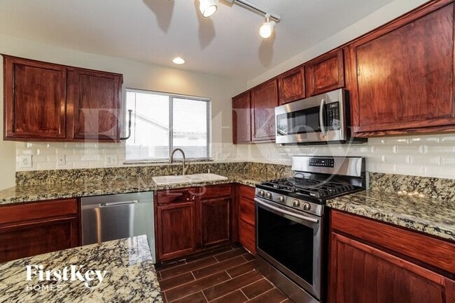 Building Photo - 4715 Rockpine Dr