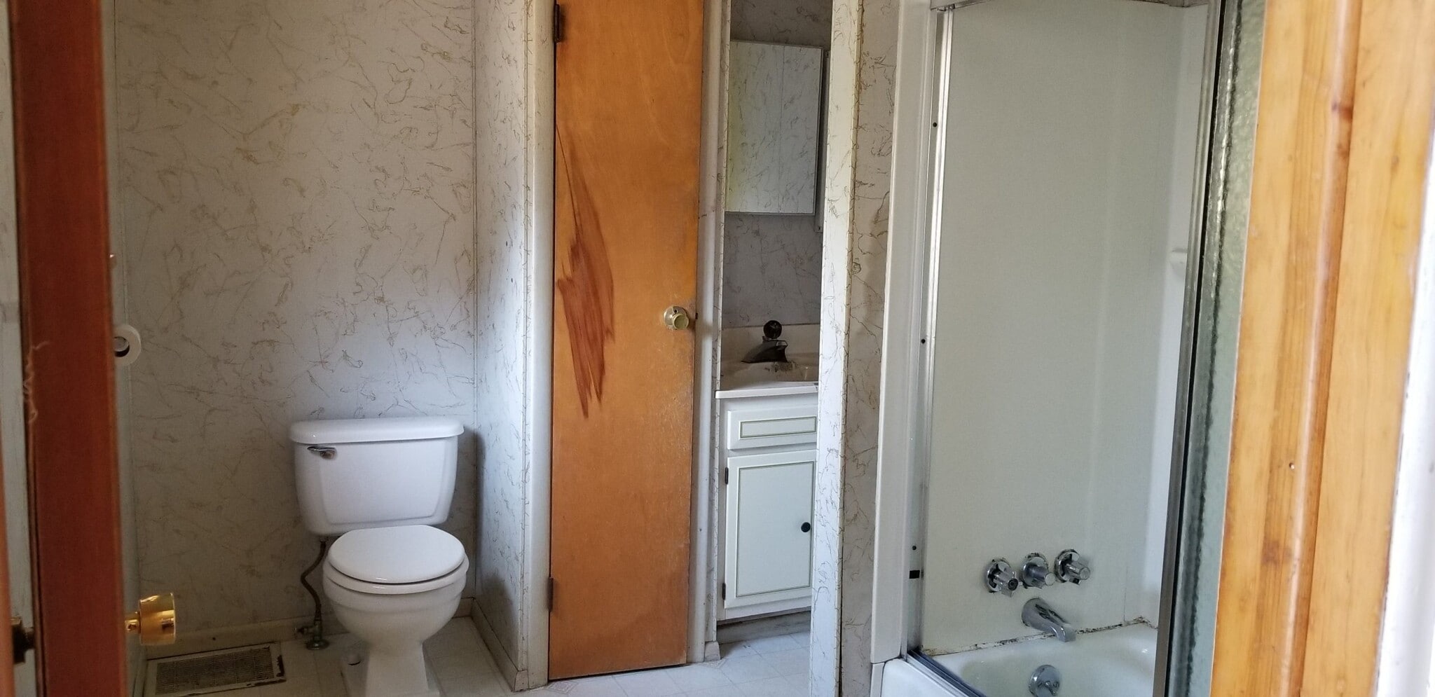 Bathroom - 136 N Fairview St