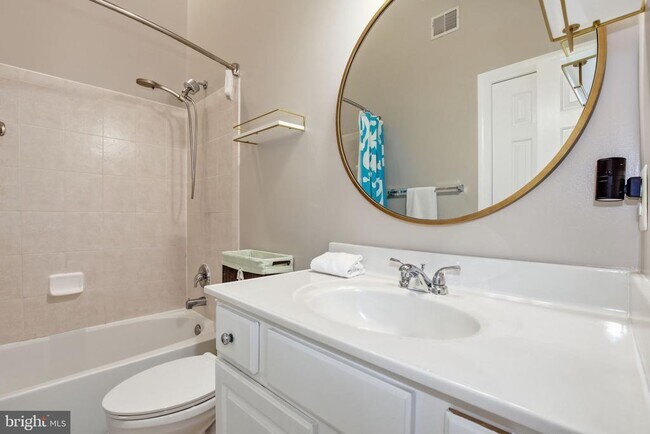 Building Photo - 3826 Elmwood Towne Way