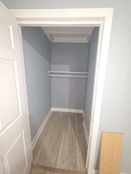 Building Photo - 1212 Holbrook St NE