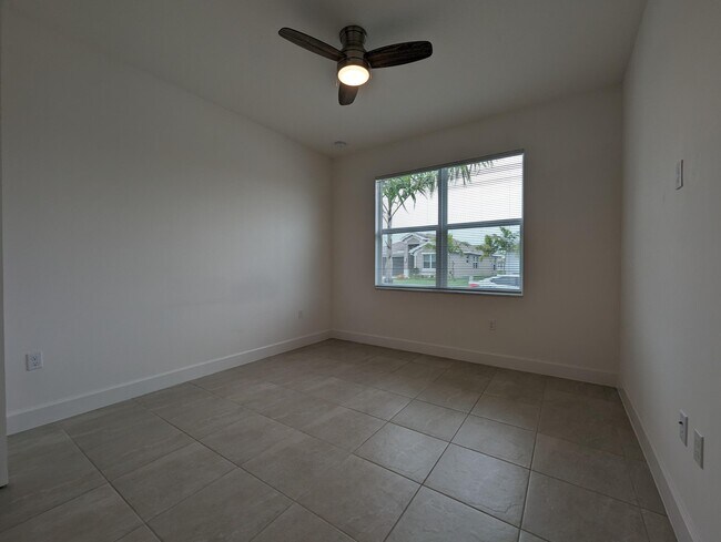 Building Photo - 13541 SW Oceanus Blvd