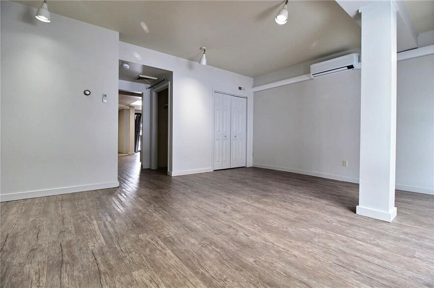 Building Photo - 55 Beach St