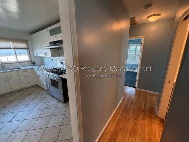 Building Photo - 5029 Fidler Ave