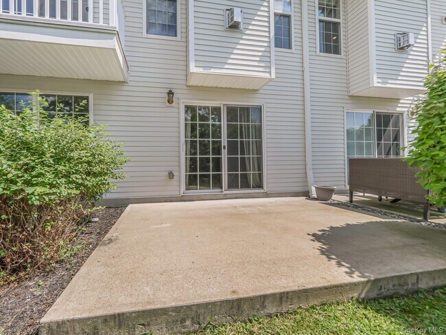 Building Photo - 1115 Balsam Dr