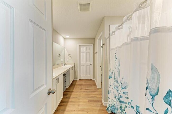 Building Photo - Beautiful Home For Rent In Crosswind Point!