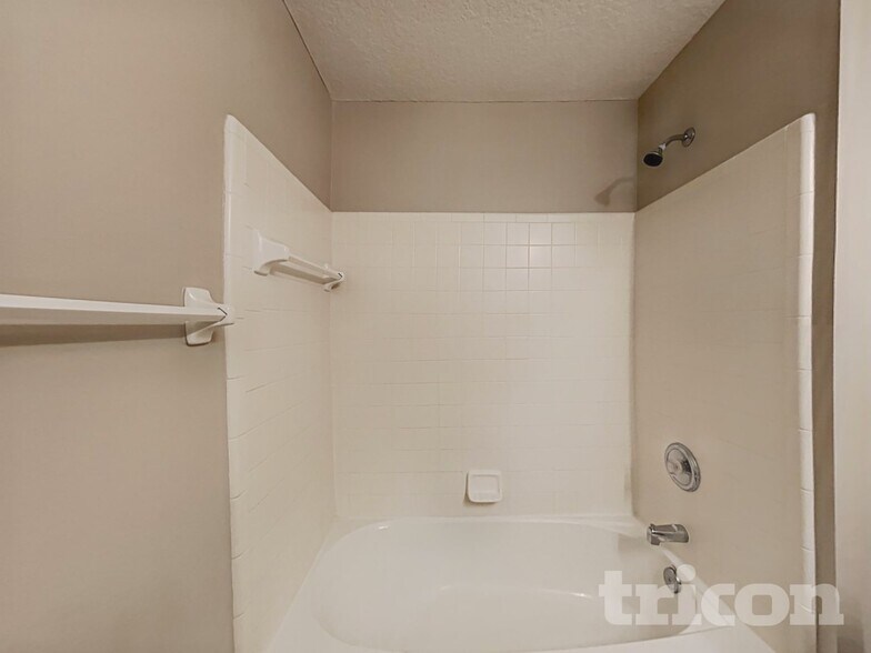 Building Photo - 1560 Backwater Drive