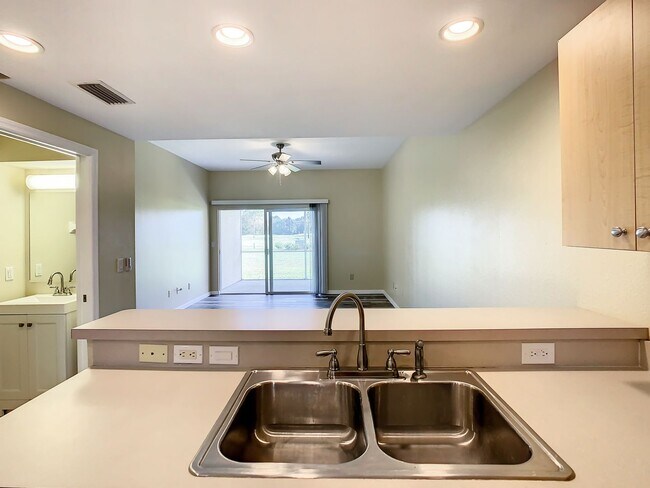 Building Photo - Deep Creek Townhome - Golf Course View (ONE FREE MONTH RENT FOR QUALIFIED APPLICANTS!)