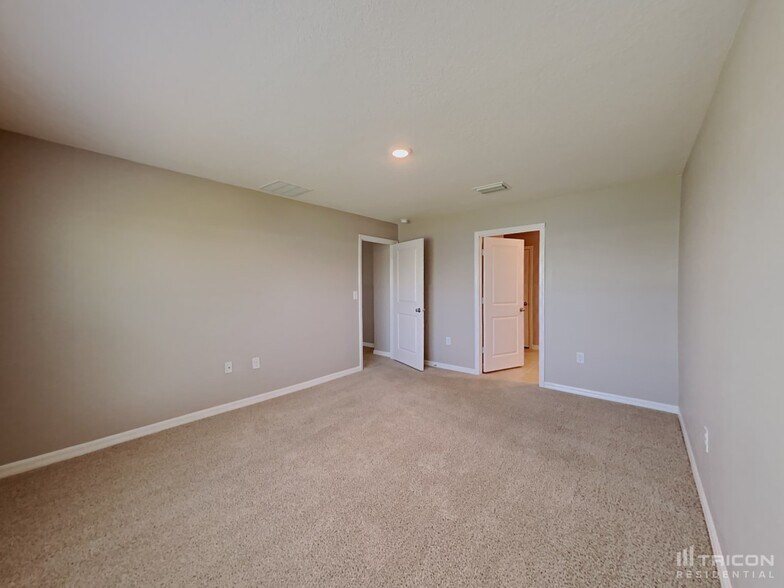 Building Photo - 2007 12th St SE