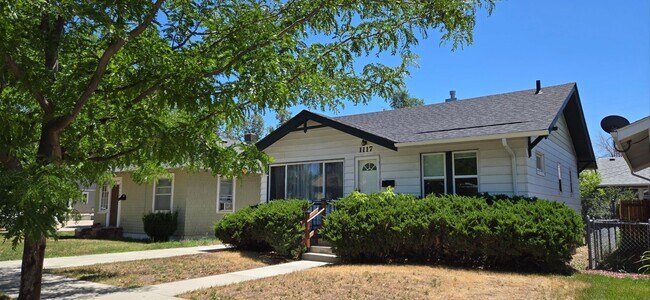 Building Photo - 3 Bedroom 2 Bathroom Home Near FE Warren & Frontier Park