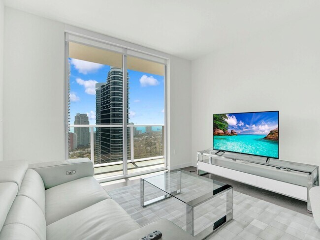 Building Photo - 1100 S Miami Ave