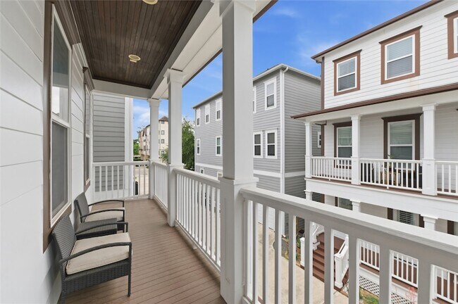 Building Photo - 1425 W 23rd St