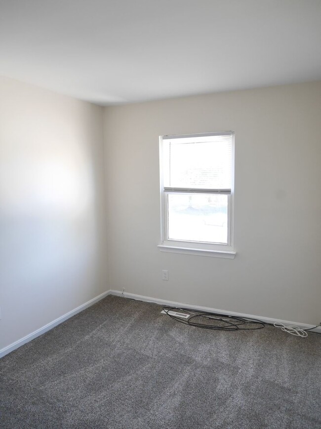 Building Photo - 3 Bedroom Townhome located in Randallstown...