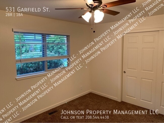 Building Photo - 531 Garfield St