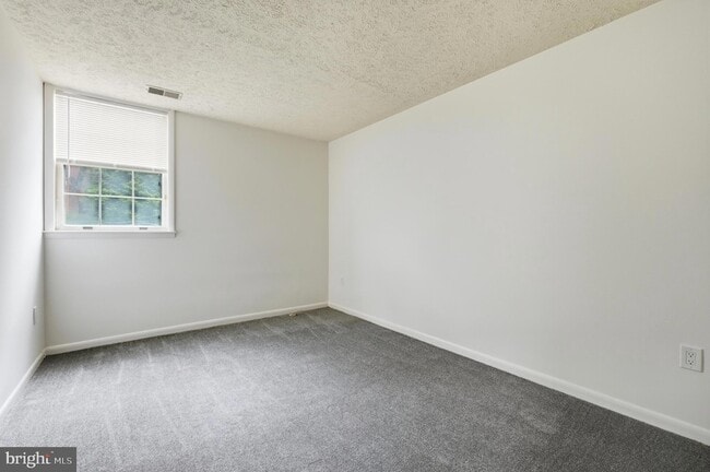 Building Photo - 2211 Woodbox Lane Unit A