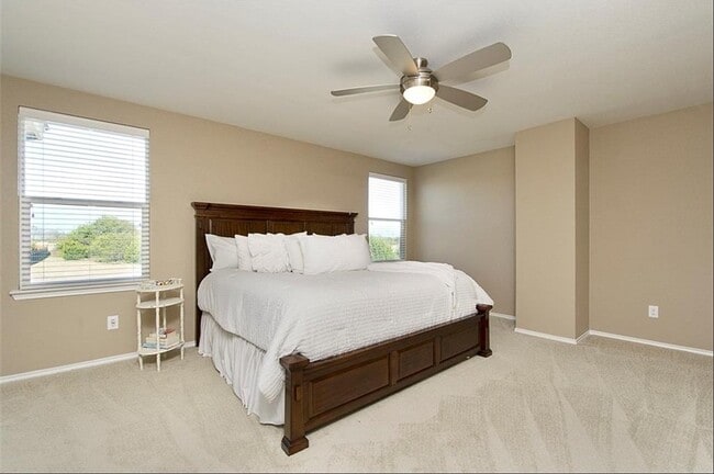 Building Photo - 105 Golden Bear Dr