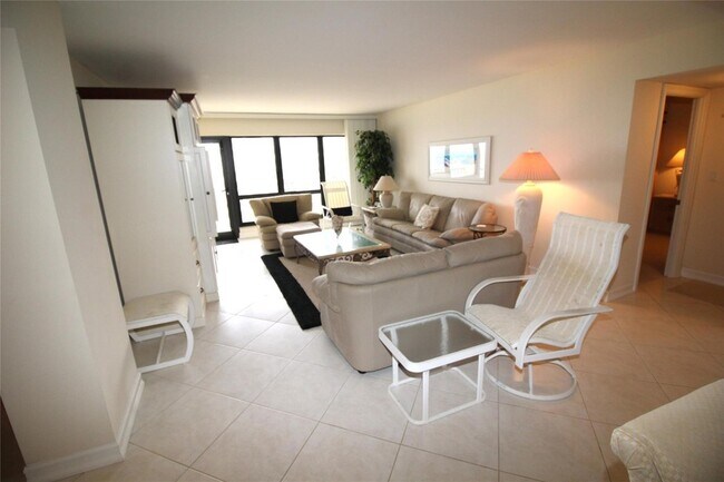 Building Photo - 5000 N Ocean Blvd