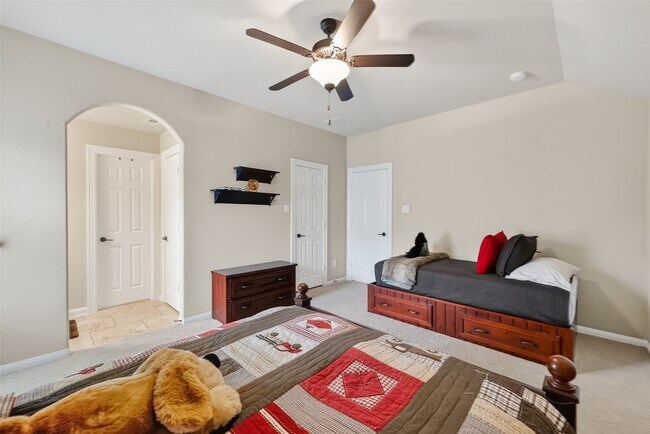 Building Photo - 10 Cayuga Pond Ct