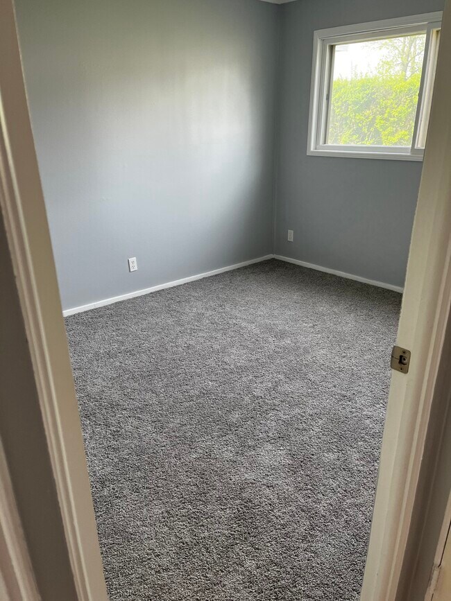 Building Photo - Rangeline