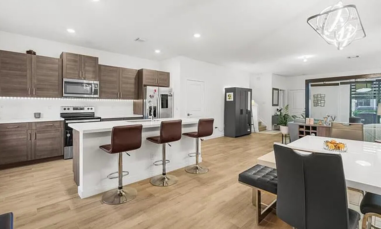 Building Photo - 531 NW 17th St