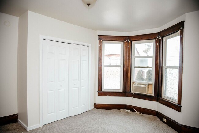 Building Photo - 33 E Gramby St