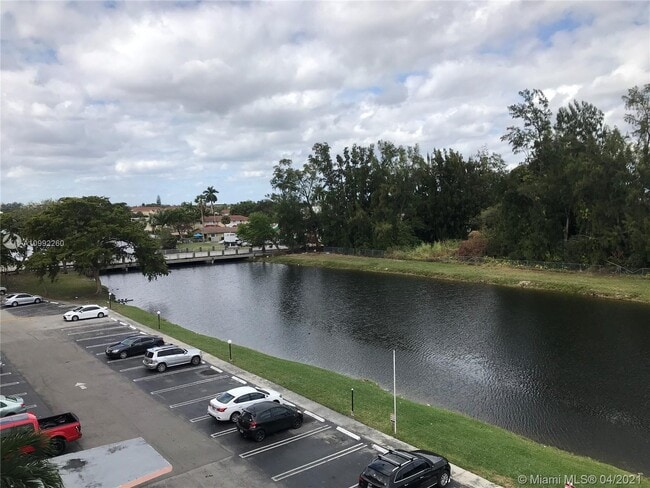 Building Photo - 16465 NE 22nd Ave