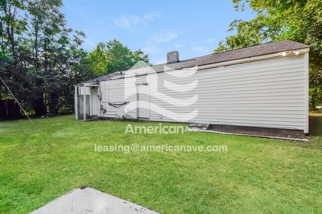 Building Photo - 7030 Sprott St