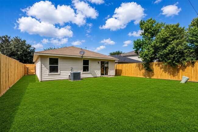 Building Photo - 5239 Roth Forest Ln