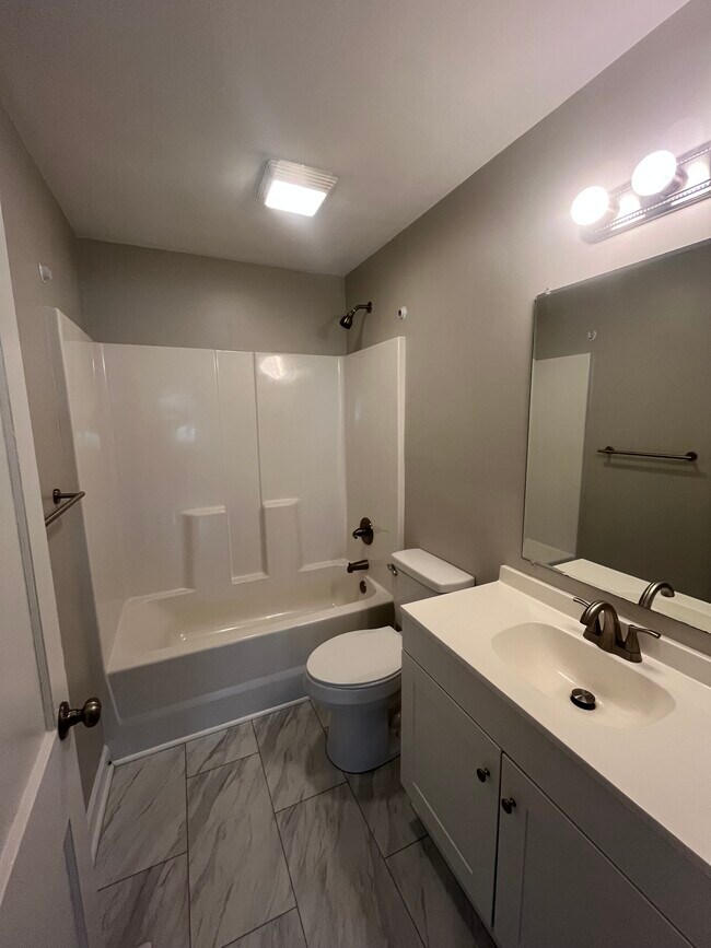 Building Photo - 539 Houston St