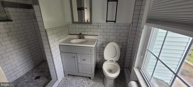 Building Photo - 262 Liberty Dr