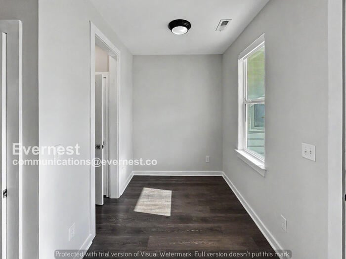 Building Photo - 205 Jeffries Wy