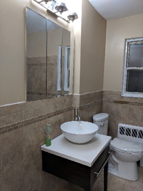 BATHROOM - 1403 James St