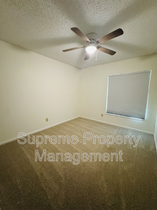 Building Photo - 2437 Bucknell Dr