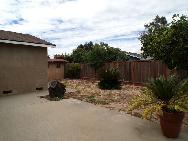 Building Photo - 3 bedroom 2 Barh Home Close to Vintage Faire Mall