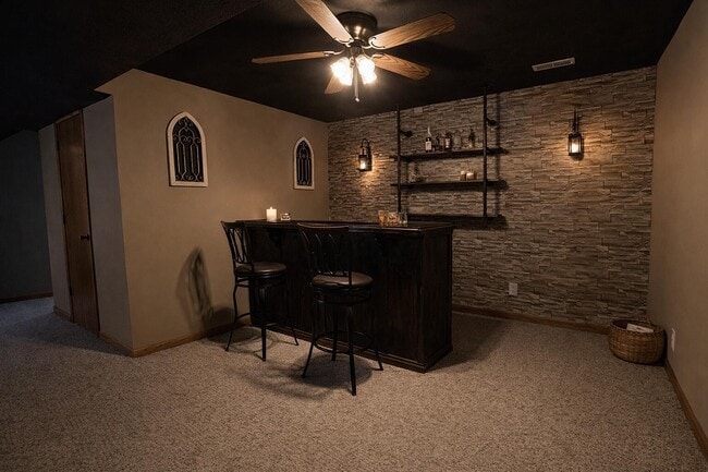 Building Photo - 1302 Look Out Ct