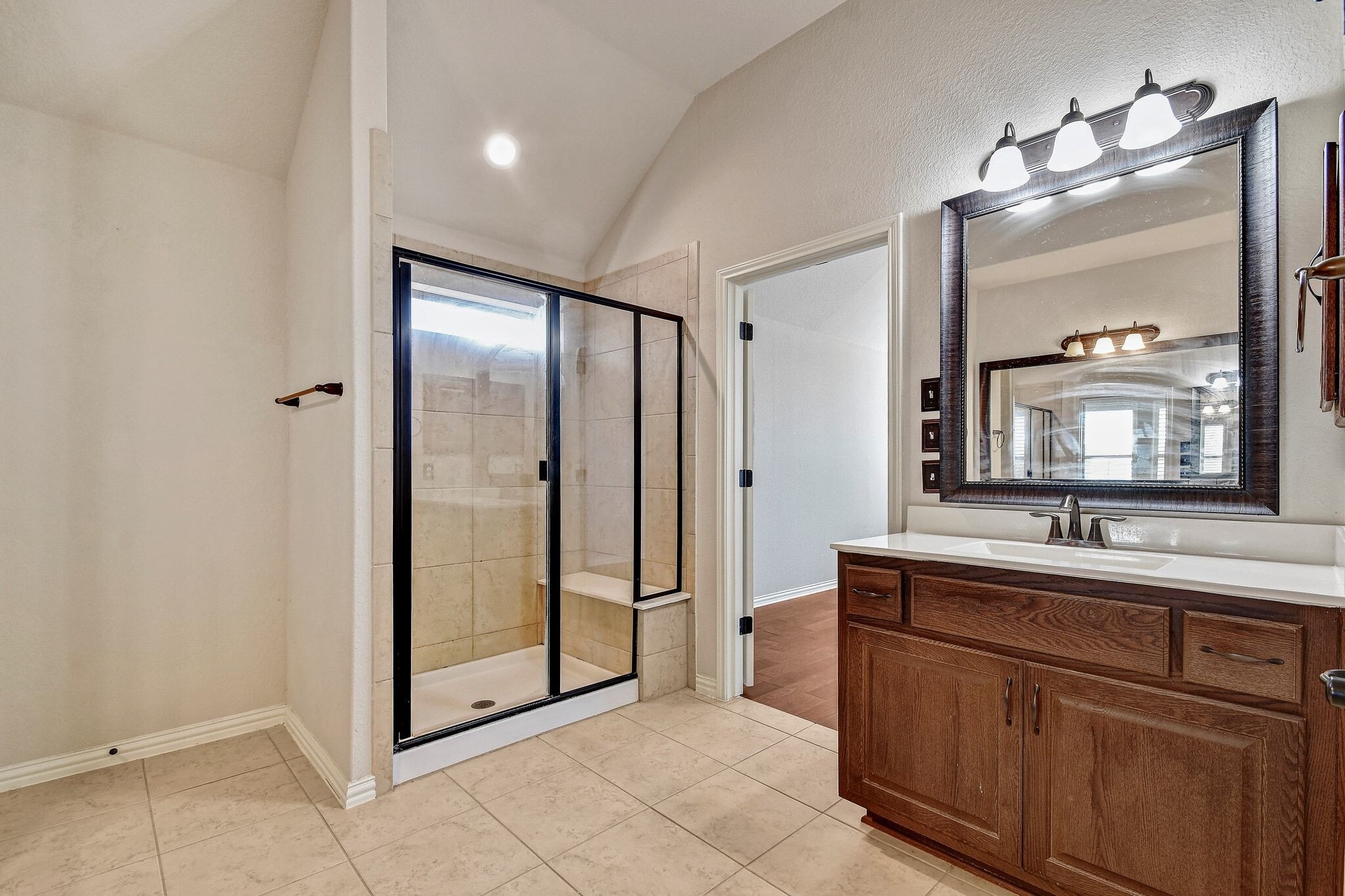 Building Photo - 112 Tulip Garden Trl