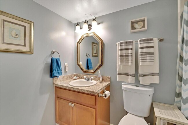 Building Photo - 7700 Sun Island Dr S