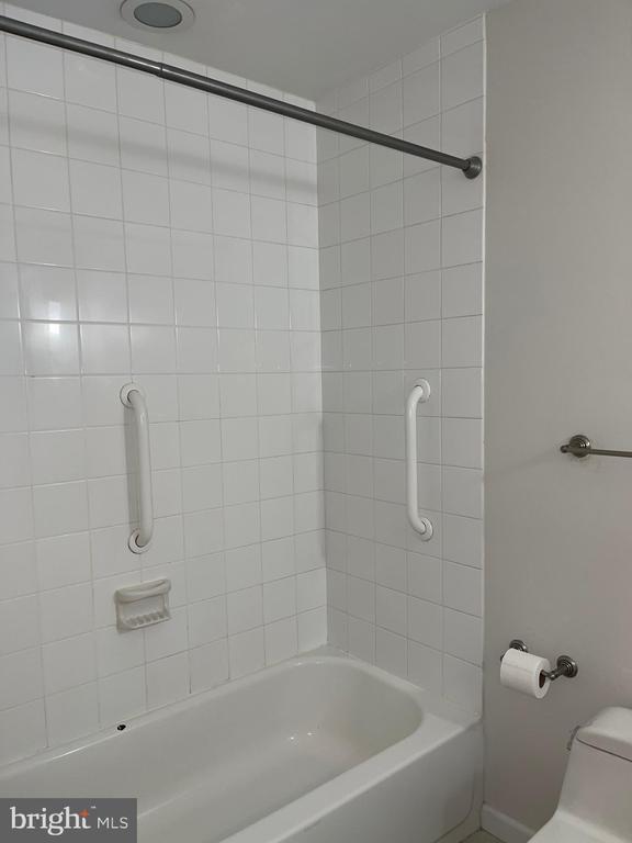 Building Photo - 837 N 2nd St