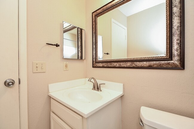 Building Photo - 3519 Cabin Pl