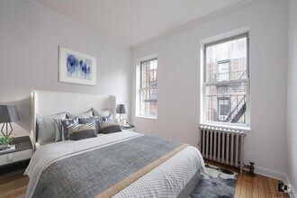 Building Photo - 23 E 10th St
