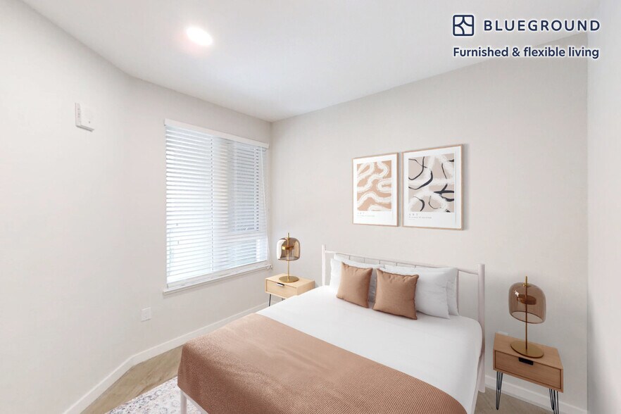 Building Photo - 6301 Shellmound St