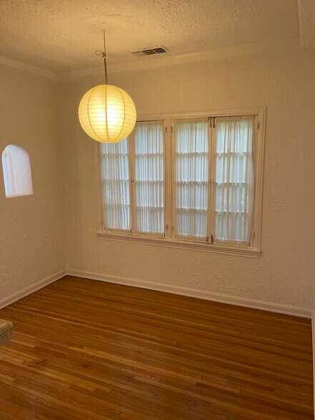 Building Photo - 642 1/2 Maltman Ave