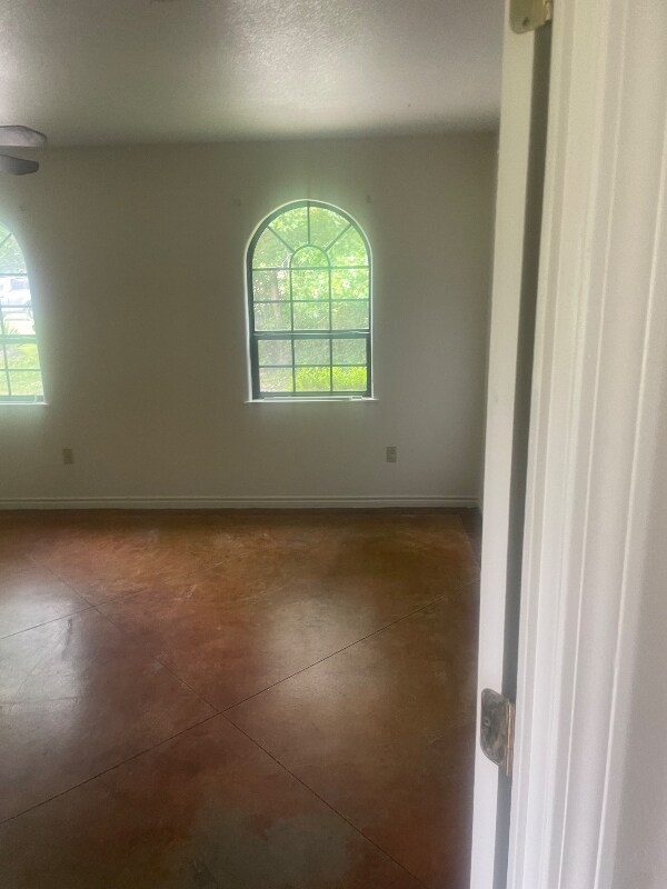 Building Photo - 1221 Old Evadale Rd