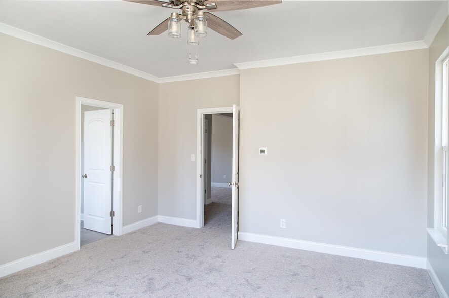 Building Photo - 14277 James Dean Dr