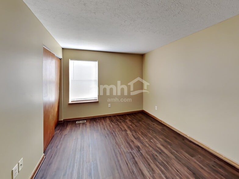 Building Photo - 6909 Spring Bloom Dr