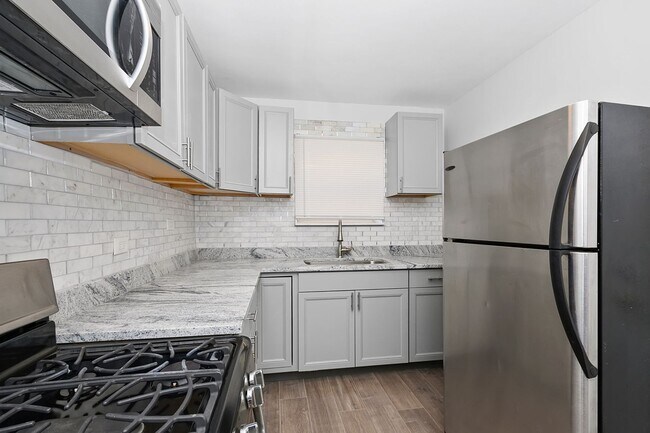 Building Photo - Gorgeous 2bed/1bath Condo Unit For Rent in...