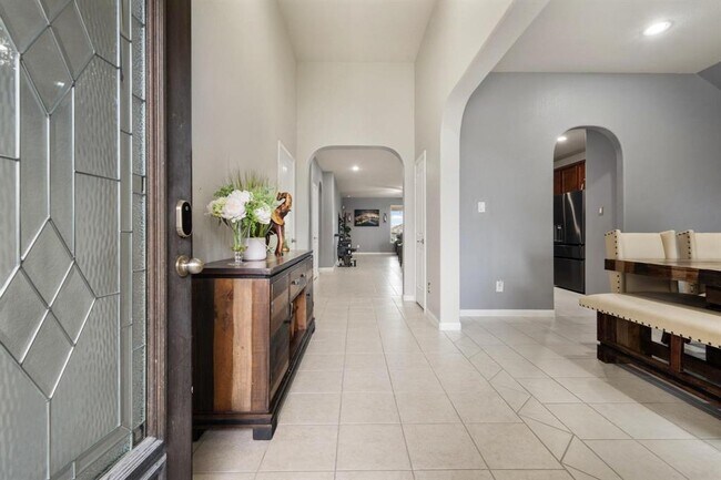 Building Photo - 24335 Kee Cresta Ct