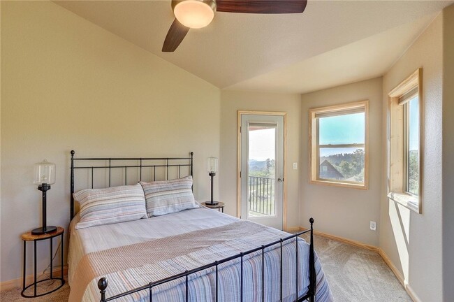 Building Photo - 136 Gail Ln