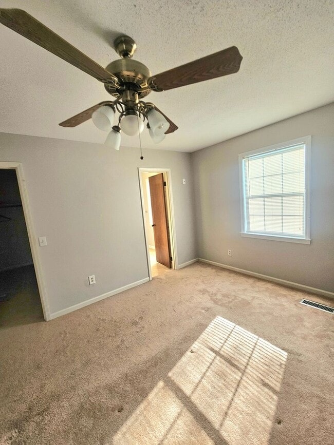 Building Photo - 100 Timberline Ct