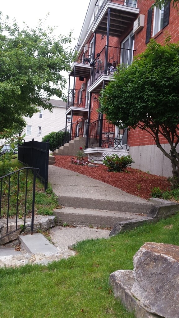 Building Photo - 56 Edgeworth St