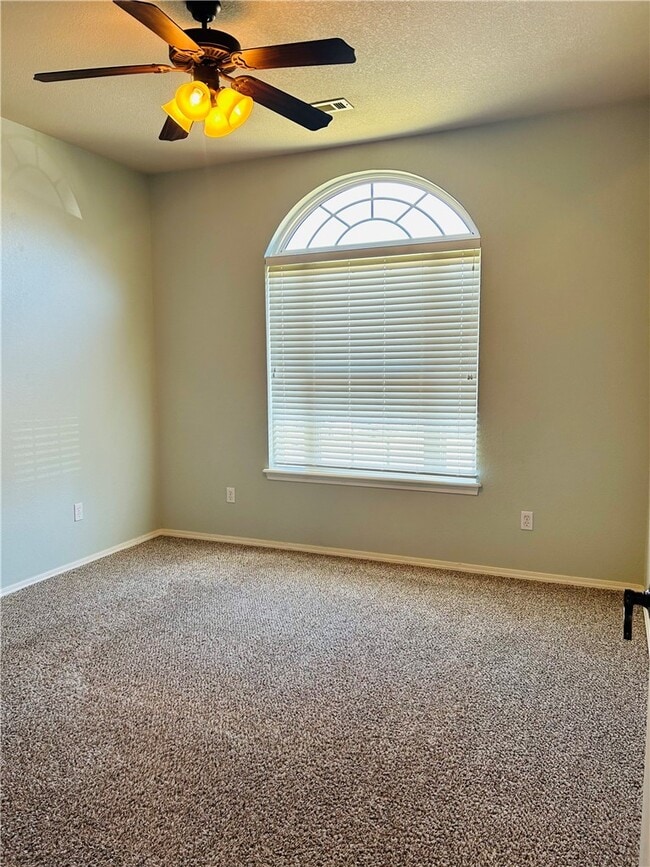 Building Photo - 15 Mills Dr